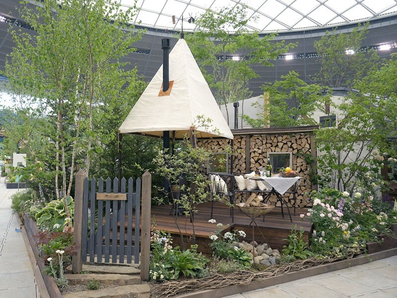 ガーデン部門大賞「森のテーブル」