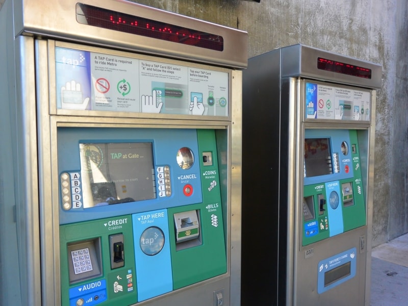 駅に設置されている券売機