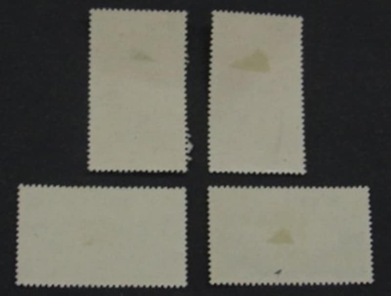 ヒンジ跡付きの記念切手