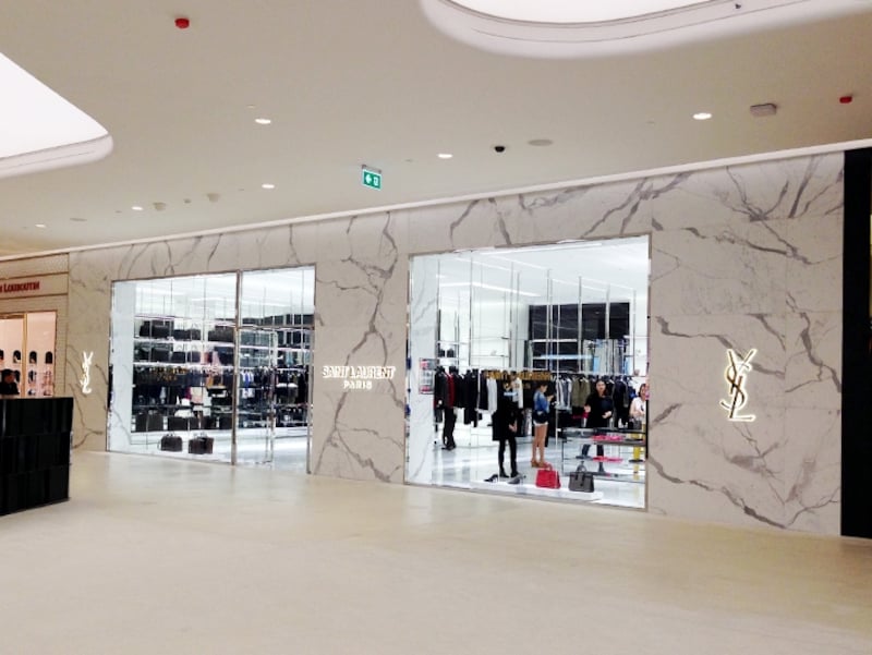 サンローラン・パリ（旧イヴ・サンローラン)は意外にもバンコク初出店