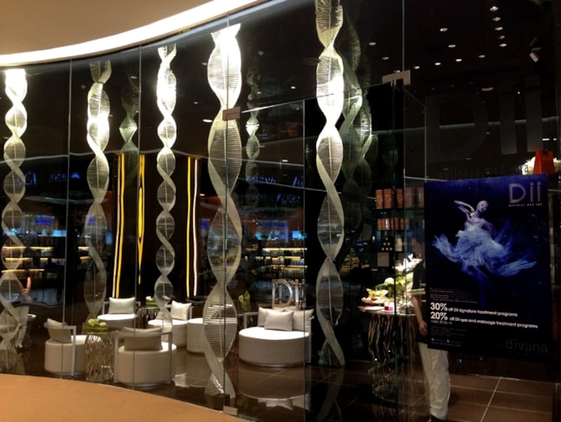 DNAのオブジェが目印のクリニック&スパ「Dii」