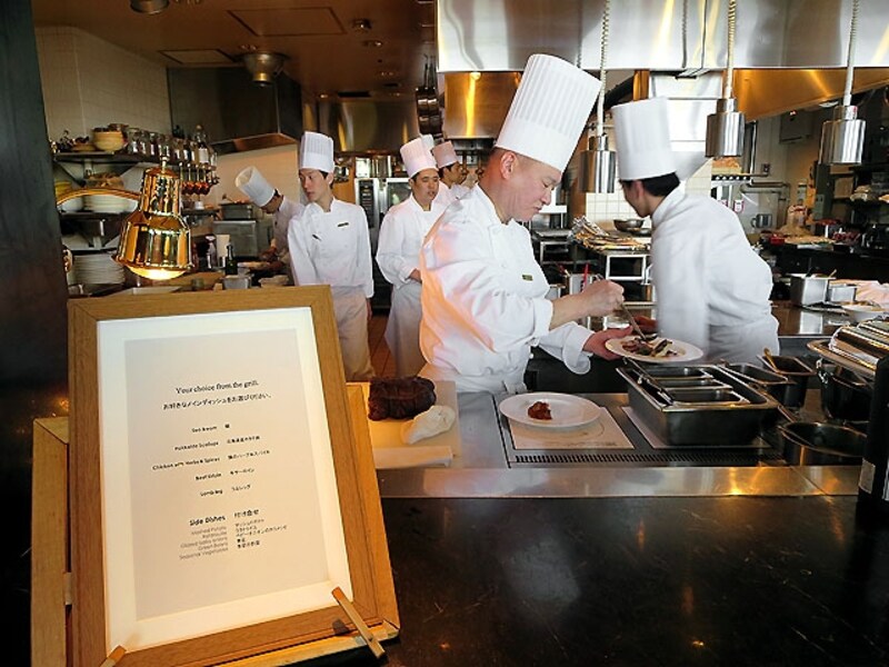 メインディッシュのブッフェ台