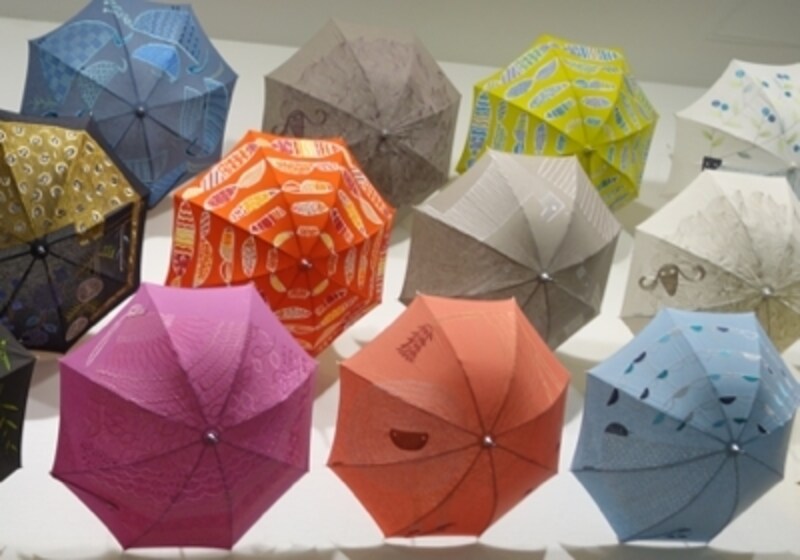 日傘シリーズ。これらは刺繍が施されています。