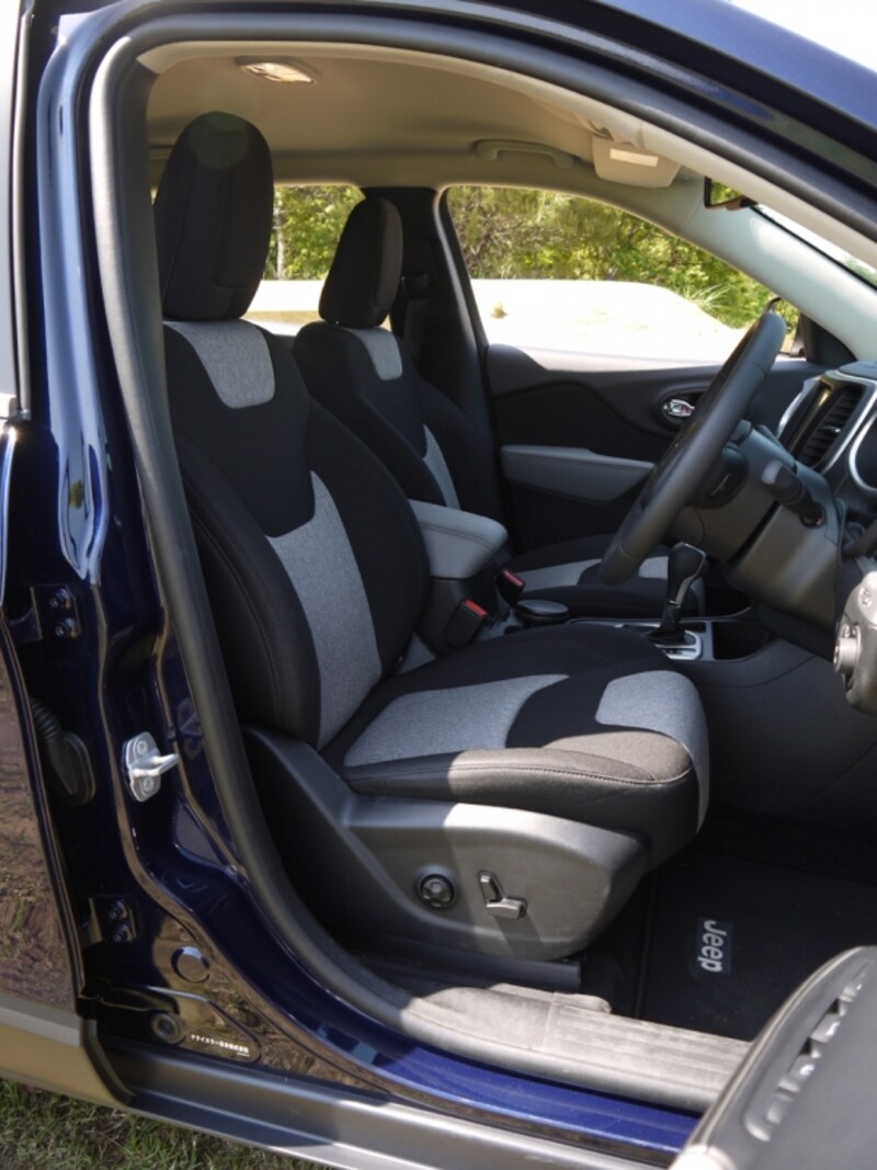 ジープ・チェロキー・フロントシート