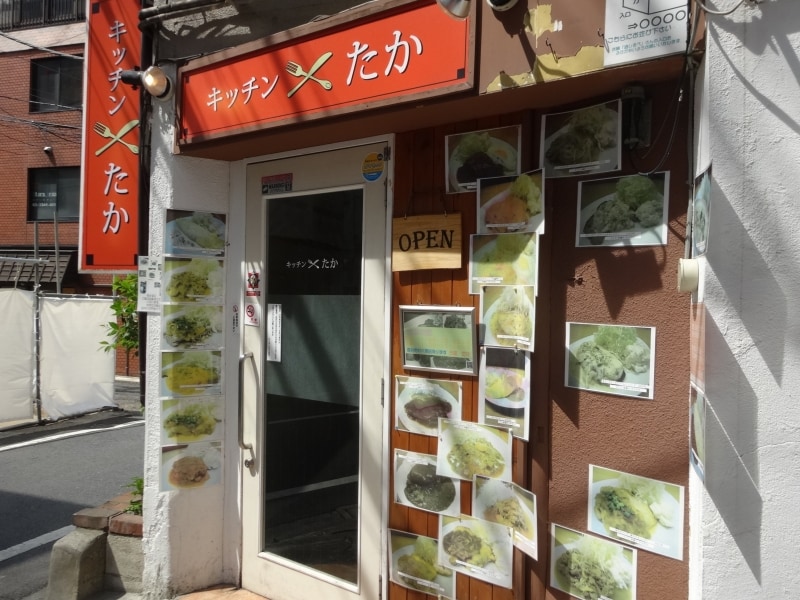 お昼時は行列必至