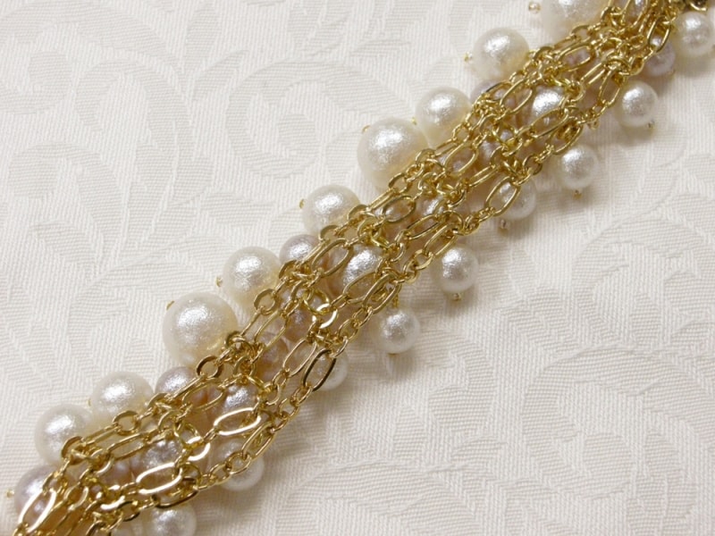 4連チェーンとエアパールの軽量ボリュームブレスレット