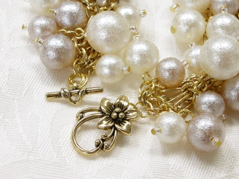 4連チェーンとエアパールの軽量ボリュームブレスレット