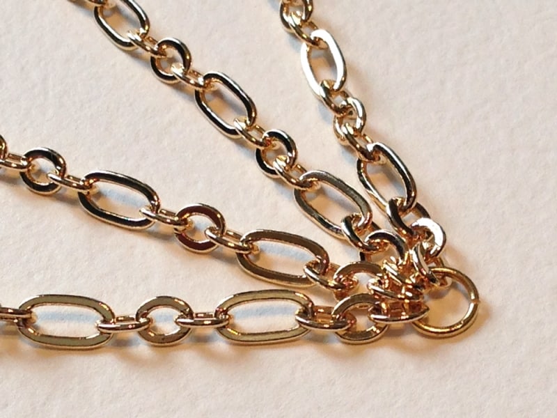 4連チェーンとエアパールの軽量ボリュームブレスレット