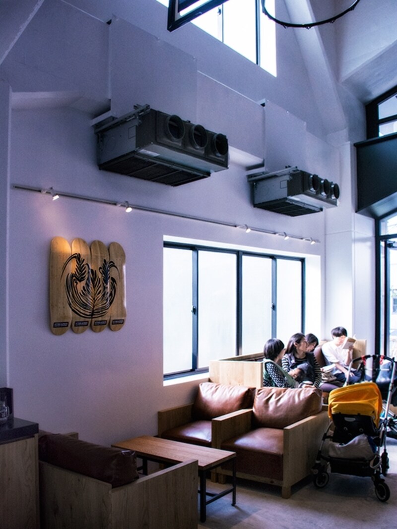 自然光の差し込む店内