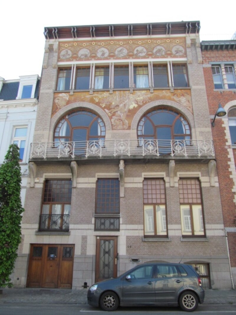 アールヌーボ様式の特徴のひとつだ