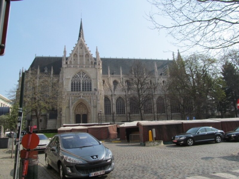 その周りは骨董やインテリアの店が楽しい