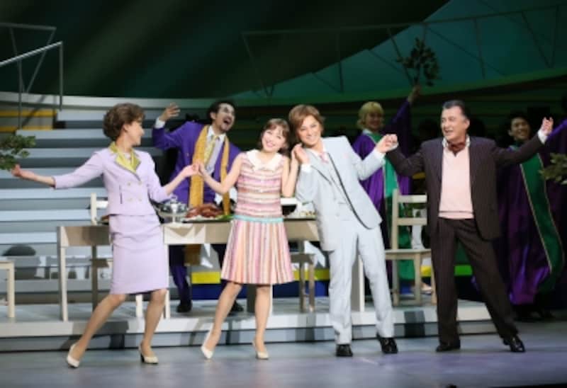 『キャッチ・ミー・イフ・ユー・キャン』写真提供：東宝演劇部