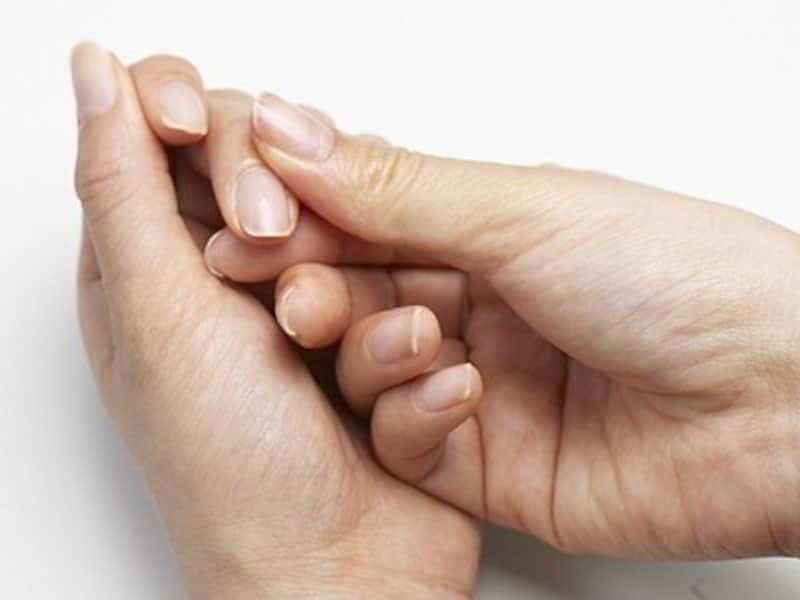 甘皮・ルーズスキンのお手入れ方法7:最後に、爪の根元をマッサージする