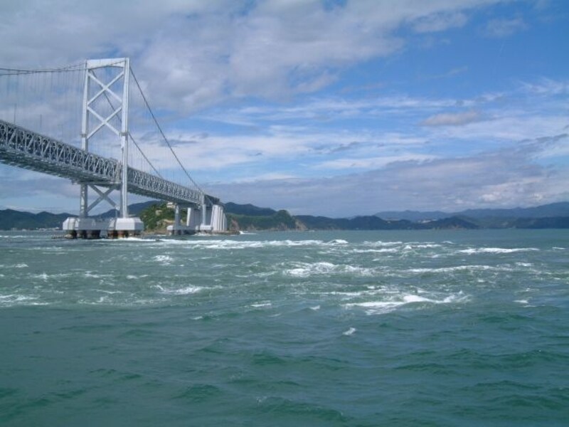 大鳴門橋（8）／激しい潮の流れと共に