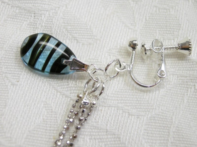 バチカンとボールチェーンのロングイヤリング