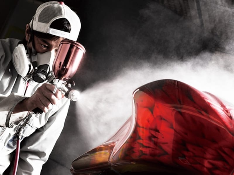 職人によるペインティングで仕上げられたもの