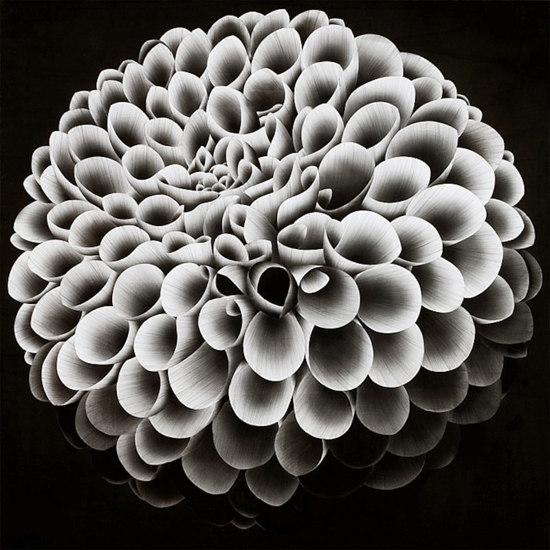 神戸博喜（千葉）「花の粒子」2010年undefined木製パネルにジェッソ、水晶粉、アクリル絵具