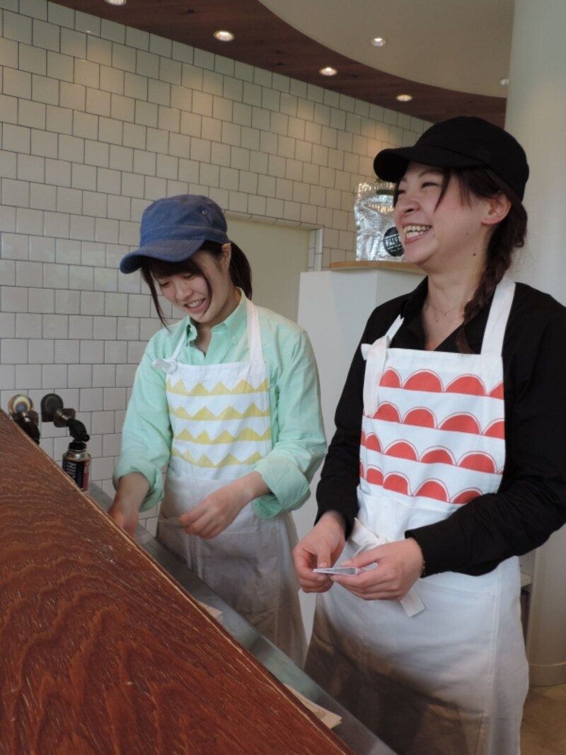 「PALETAS」各店舗で、店員さんのエプロンの柄にも注目してみよう