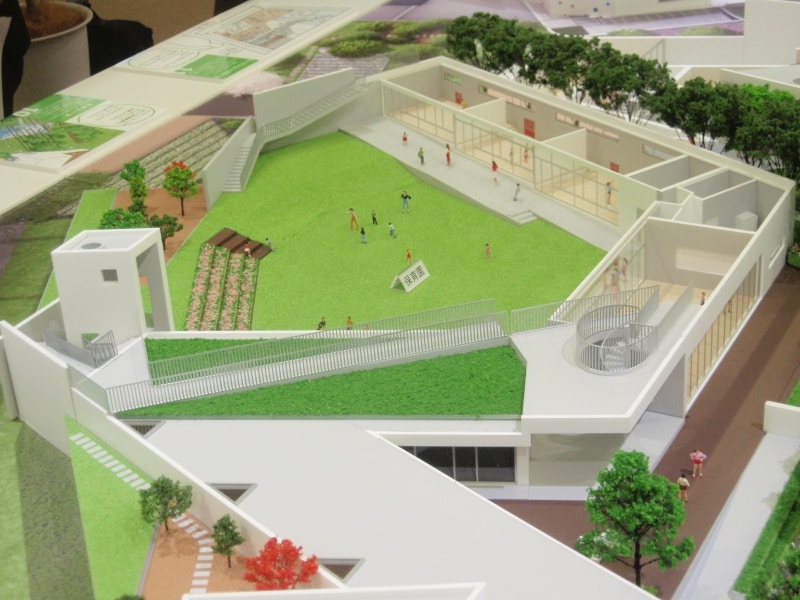 保育園の模型。回遊性が高く、のびのびと子供が育ちそうだ