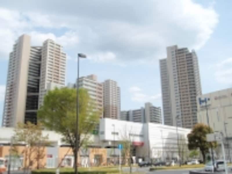 既に入居が始まっている「パークシティ柏の葉キャンパス一番街」。中央に広場や緑地を設け住民や地域の寛ぎのスペースになっている