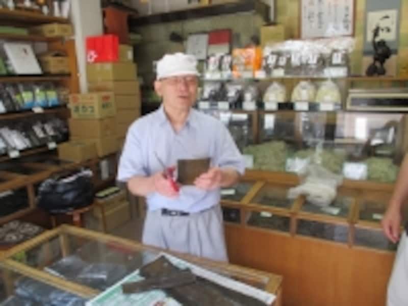 2代目の塩谷治雄さん。