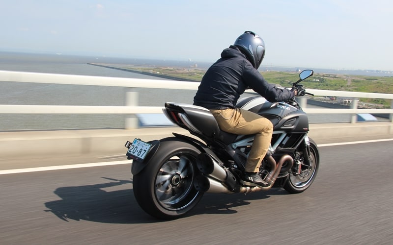 DUCATI DIAVEL Carbon