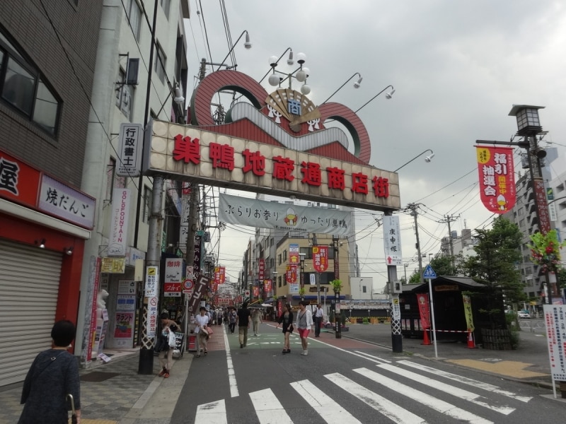 このアーチはいくつも商店街にある