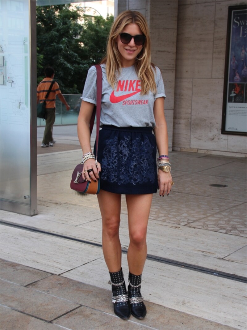 Tシャツ+タイトスカート