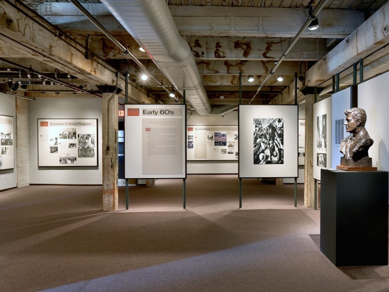 ここに来ればケネディ元大統領暗殺事件のすべてが分かる(C)DCVB