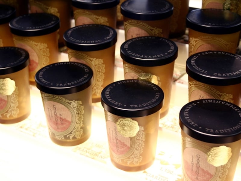 キャンドル始めアロマグッズの販売も行っている