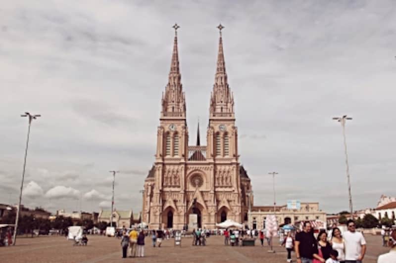 ルハンの大聖堂はアルゼンチンの聖地のひとつundefined写真提供:Max Elbo (日々 en Bs.As. → メキシコ)