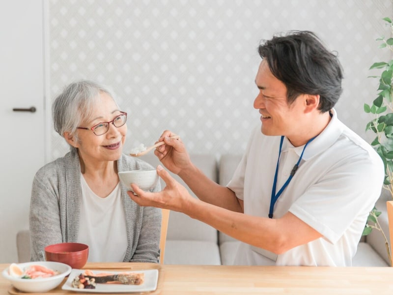 高齢者の食事介助