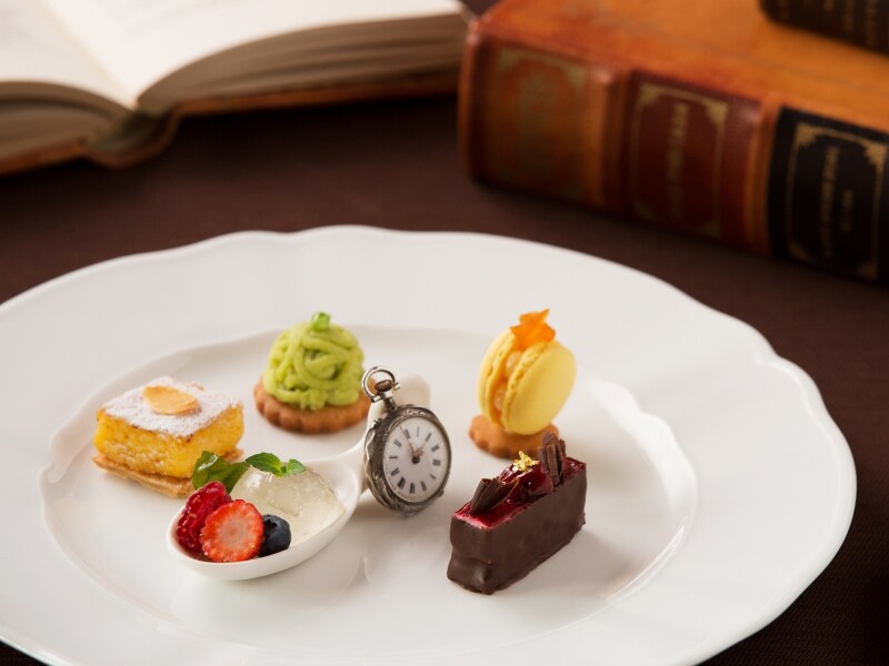 時忘れのお茶会undefinedミニャルディーズ「時を旅するコース仕立てundefined1800円」