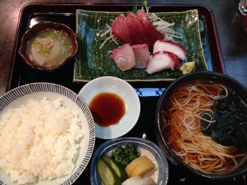 そばかうどんが付く「お刺身定食」