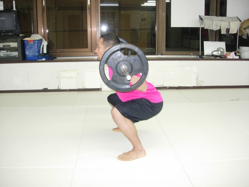 バックスクワットundefinedボトムポジション（横）