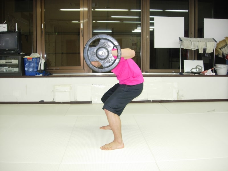 バックスクワットundefined骨盤後傾（横）