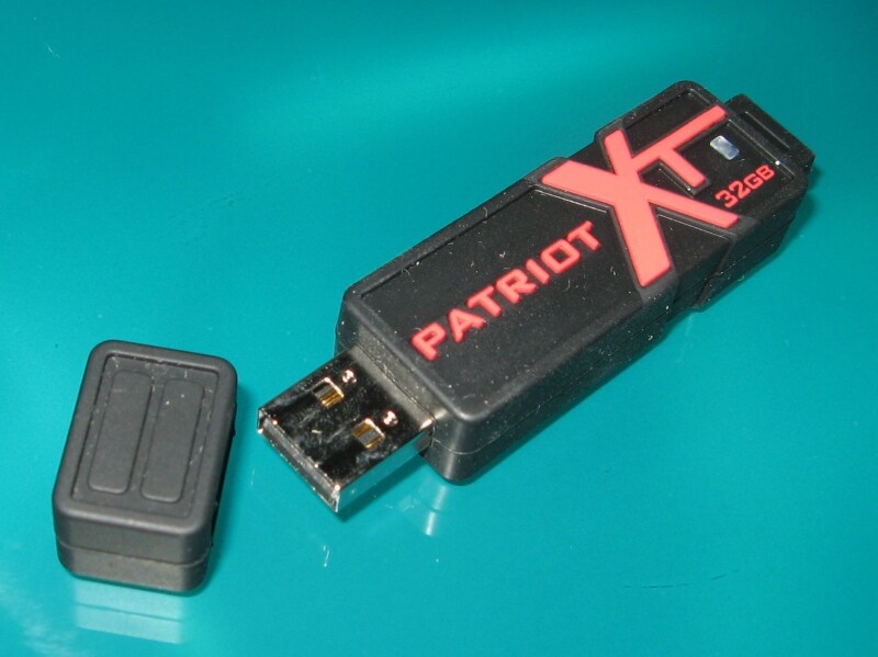 米Patriot Memory社の「Patriot Xporter XT Boost」シリーズ。今回レビューしたのは32GBモデル。実売価格8500円前後