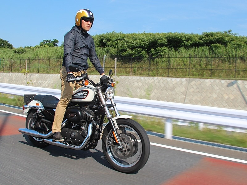 車体のバランスがいいので、こんな乗り方をしたってへっちゃら！