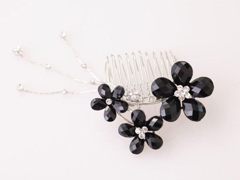 ストーン付きのコーム