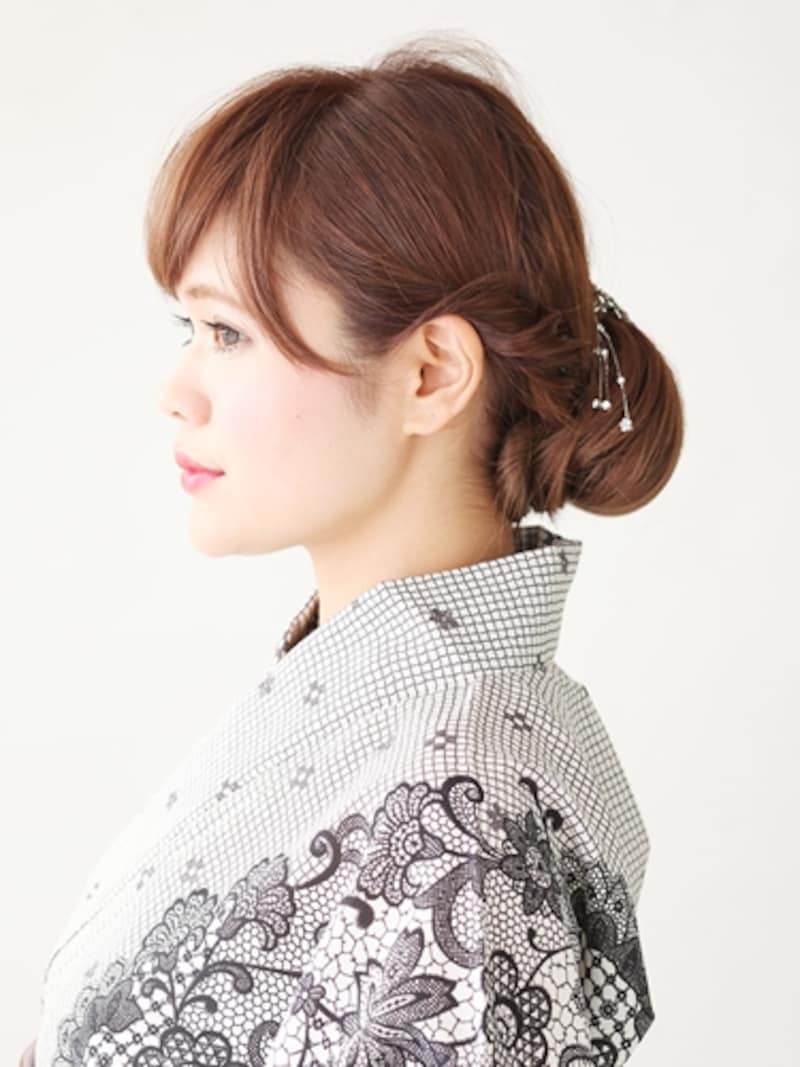 ロング浴衣・ツヤ感で魅せる低めのおだんごアレンジ