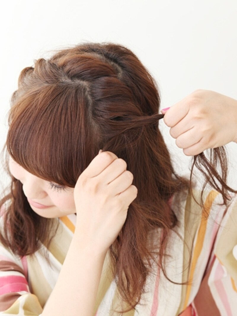 サイドに向かってツイスト