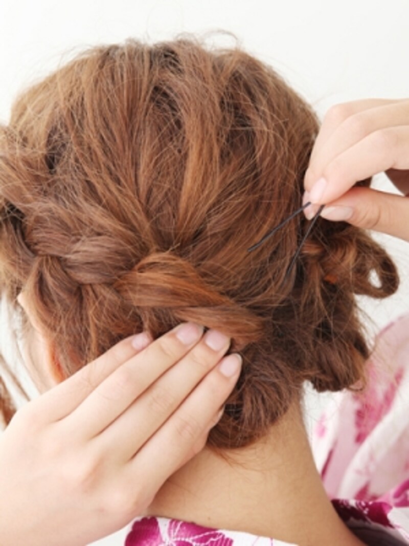 浴衣の髪型に 編み込みのミディアムヘアアレンジのやり方 浴衣ヘアアレンジ All About