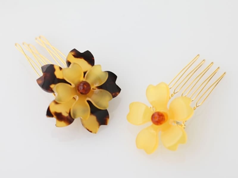 フラワーモチーフのコーム