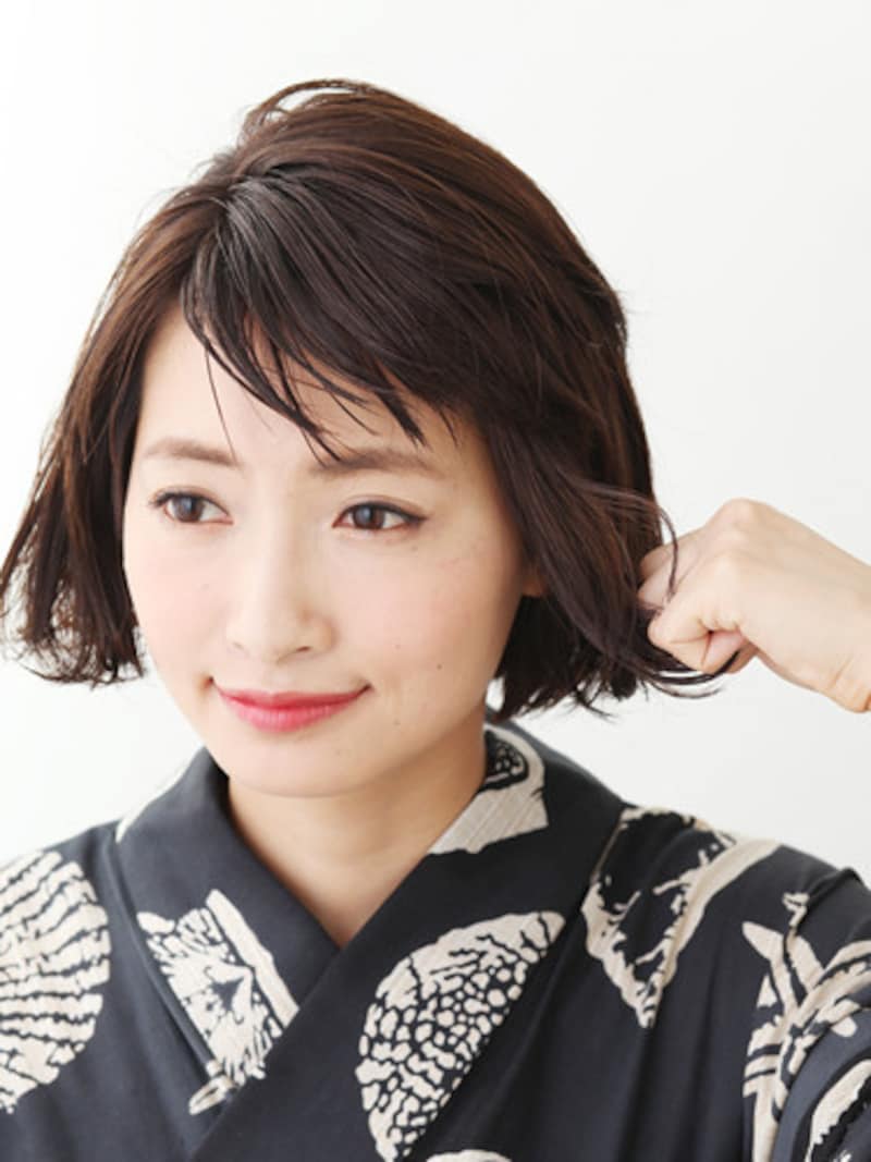 根元から毛先にジェルをつける