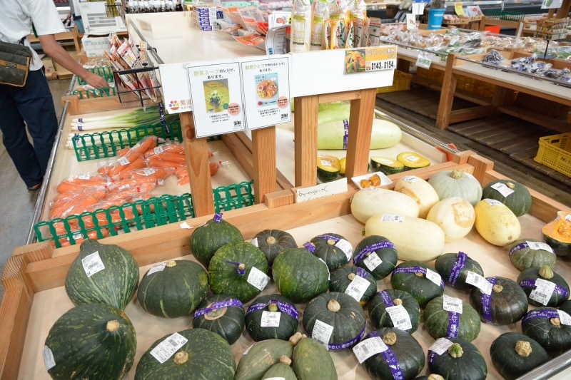 ポップを通して産直と図書館がつながっています