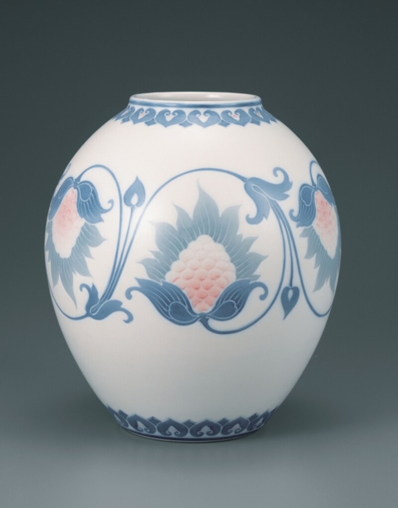 葆光彩磁葡萄唐草文花瓶 板谷波山 大正4年頃(c.1915) 泉屋博古館分館