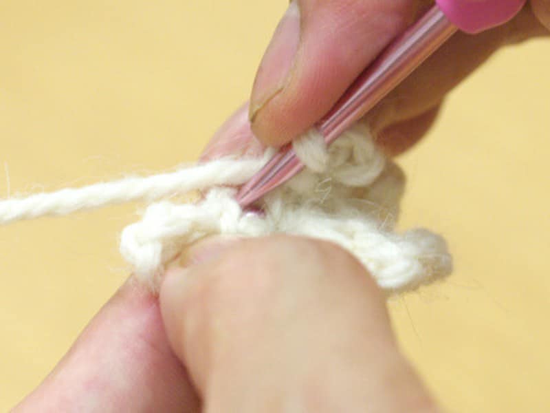 細編みの頭を拾う