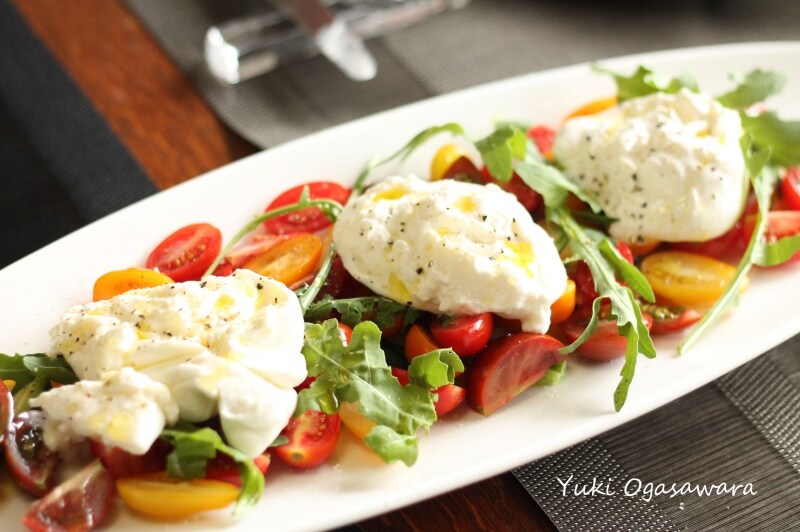 ブッラータとトマトのサラダ