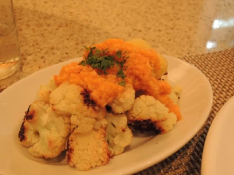 ローストカリフラワーundefinedキャロットロメスコ