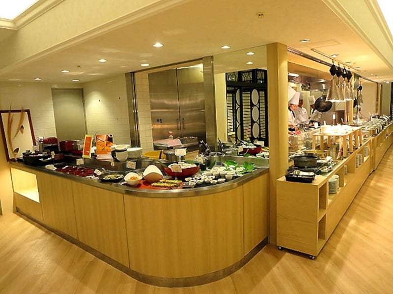 和前菜のブッフェ台